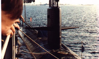 SSN 669, outbaord USS Proteus AS-19, Dec, 1980 at Digo Garcia, BIOT.jpg (32790 bytes)